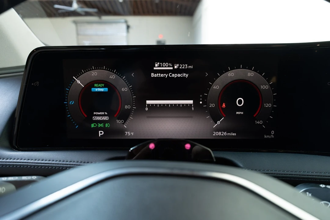 2023 Nissan - Image 5 of 31