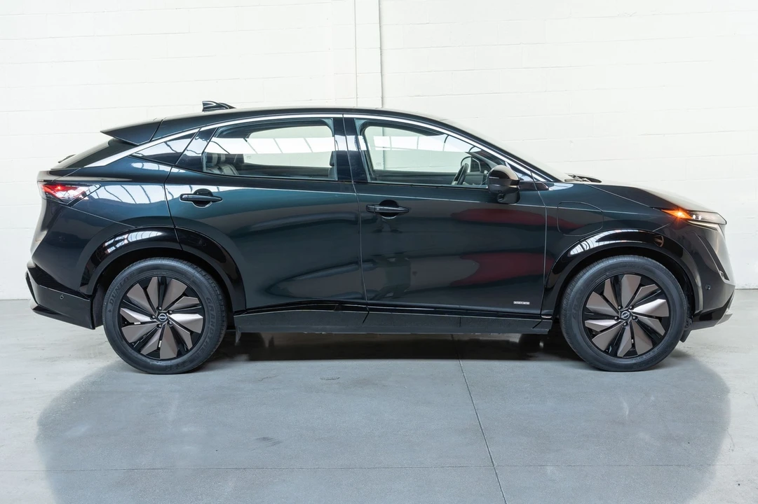 2023 Nissan - Image 13 of 31