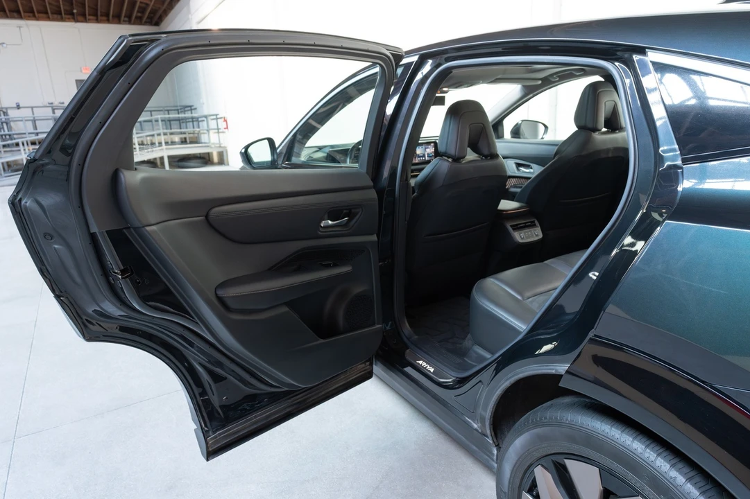 2023 Nissan - Image 24 of 31