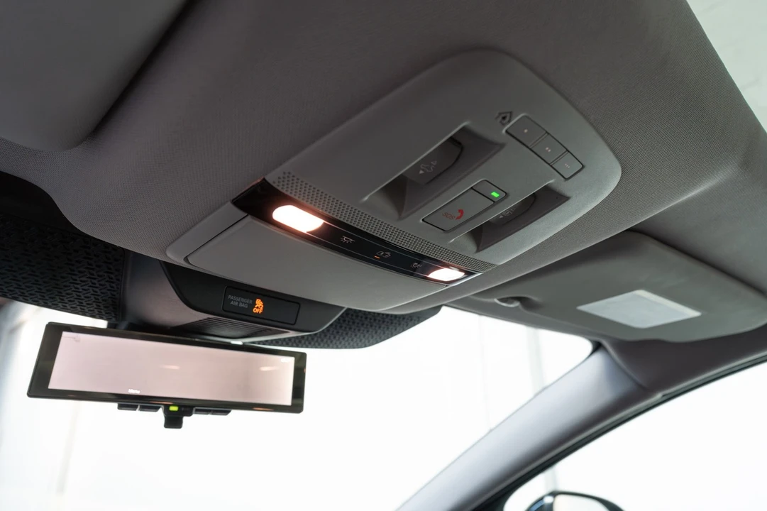 2023 Nissan - Image 27 of 31
