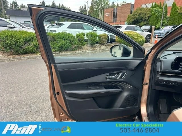 2023 Nissan - Image 14 of 31