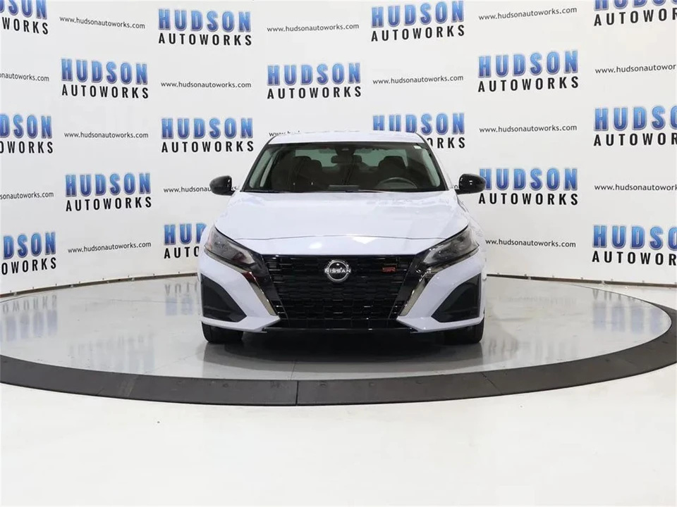 2023 Nissan Altima 6th Gen - Image 9 of 31