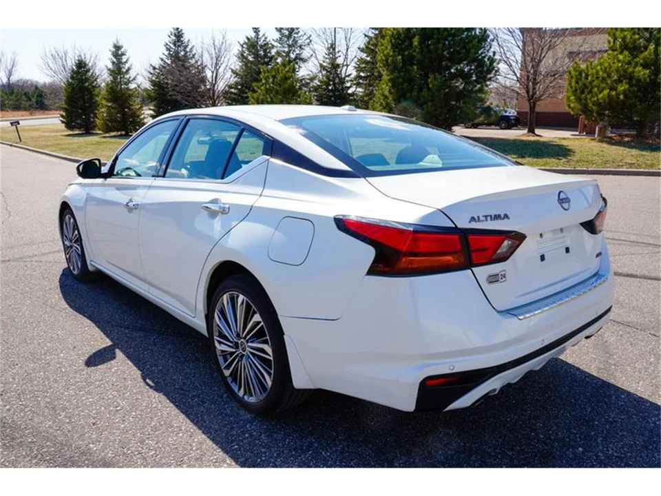 2023 Nissan Altima 6th Gen - Image 5 of 31