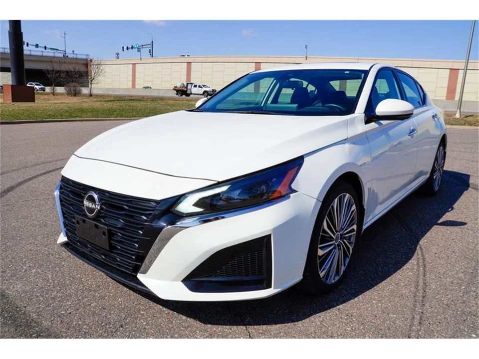 2023 Nissan Altima 6th Gen - Image 7 of 31