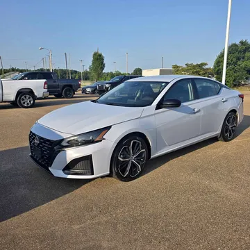 2023 Nissan Altima 2.5 SR Sedan 4D