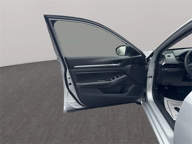 2023 Nissan Altima 6th Gen - Image 11 of 12