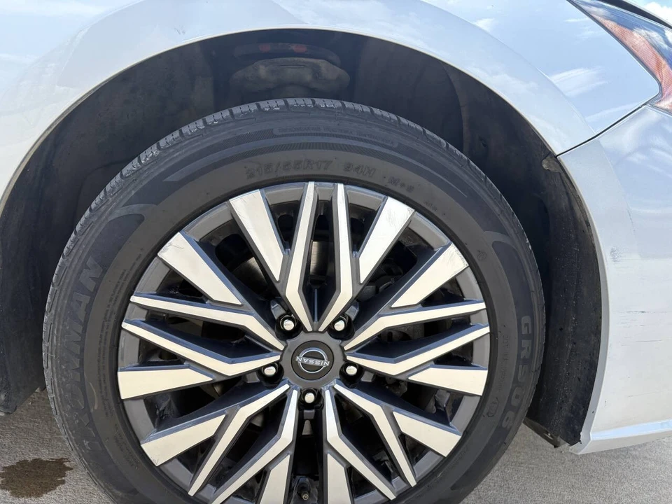 2023 Nissan Altima 6th Gen - Image 12 of 21