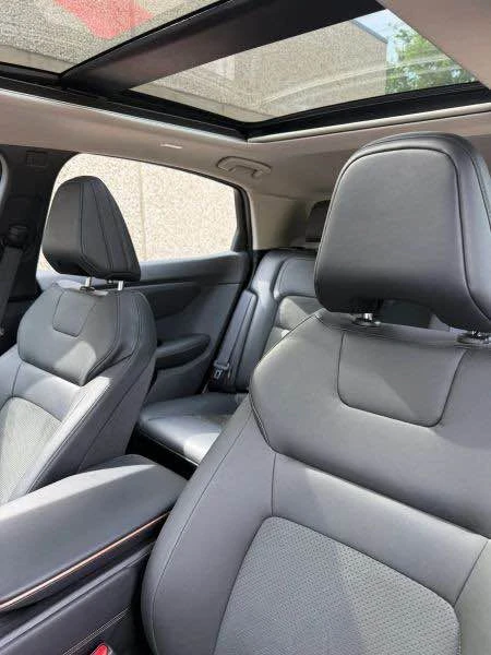 2023 Nissan - Image 13 of 16
