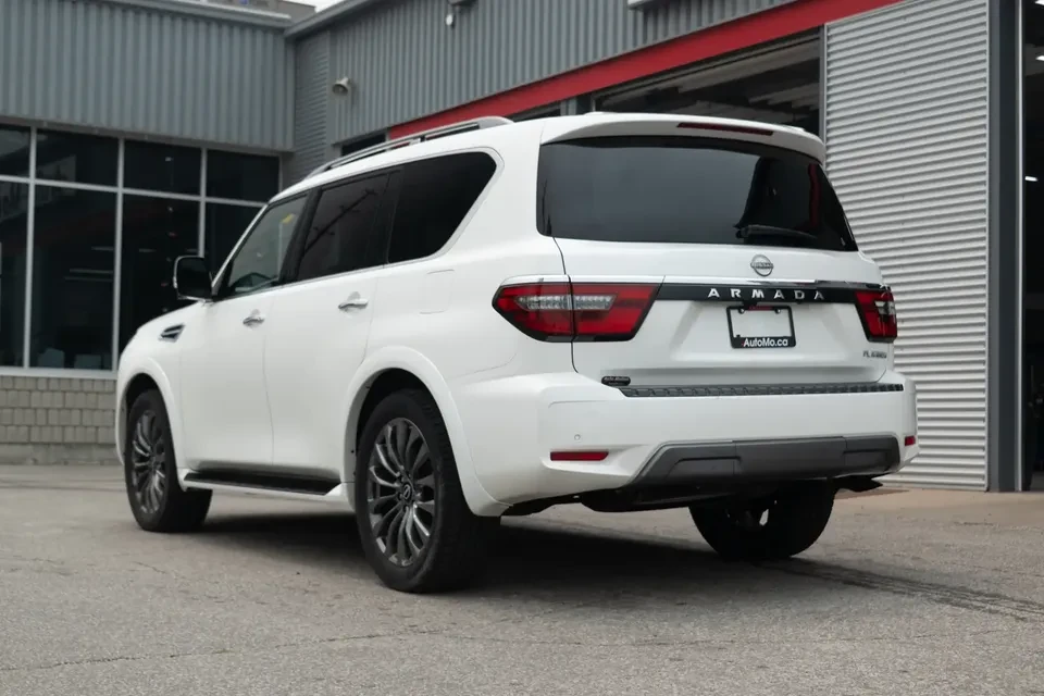 2023 Nissan Armada - Image 4 of 9