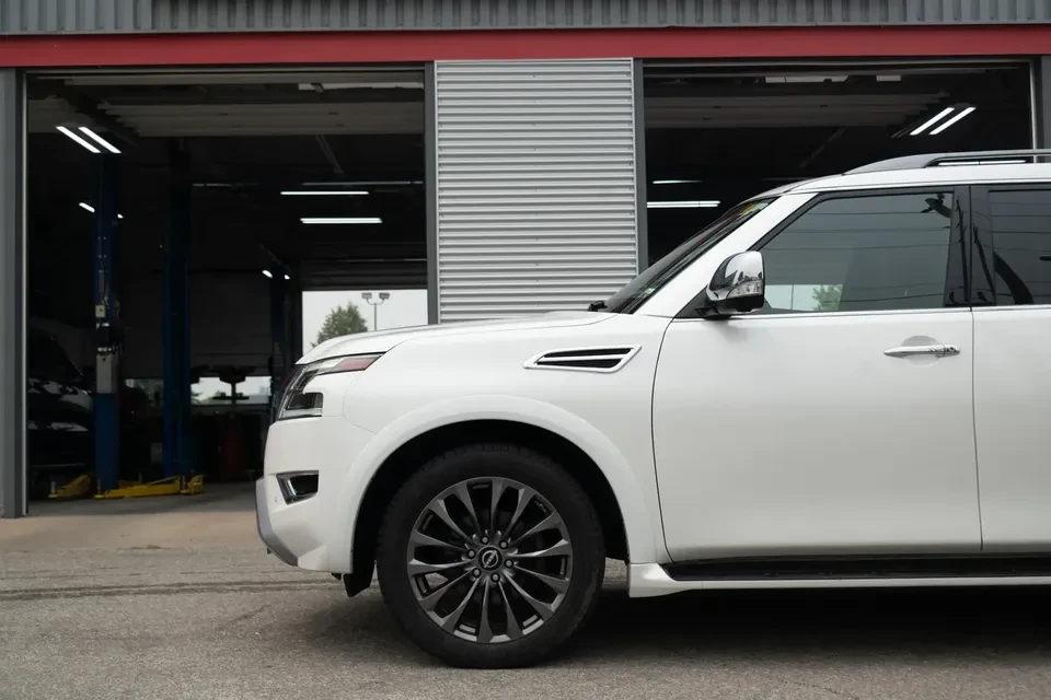 2023 Nissan Armada - Image 2 of 9