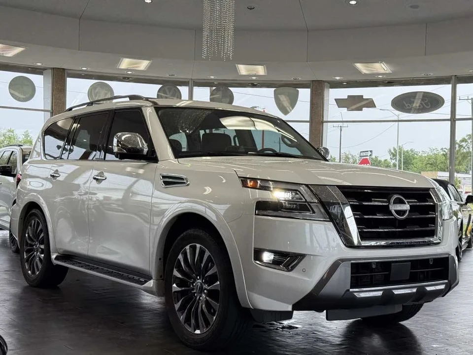 2023 Nissan Armada - Image 2 of 21