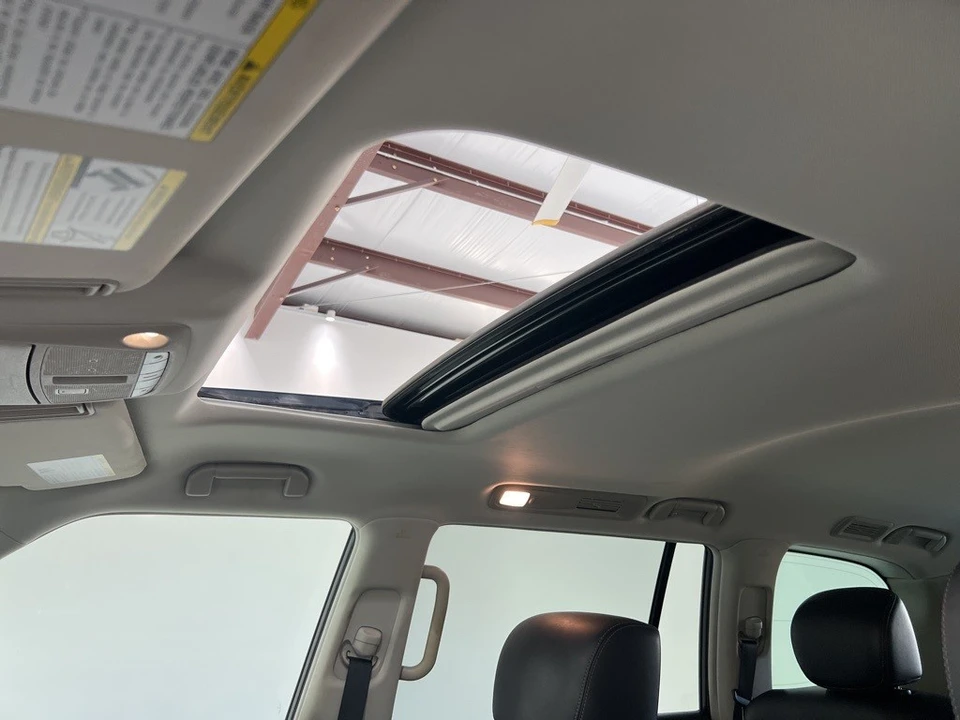 2023 Nissan Armada - Image 16 of 21