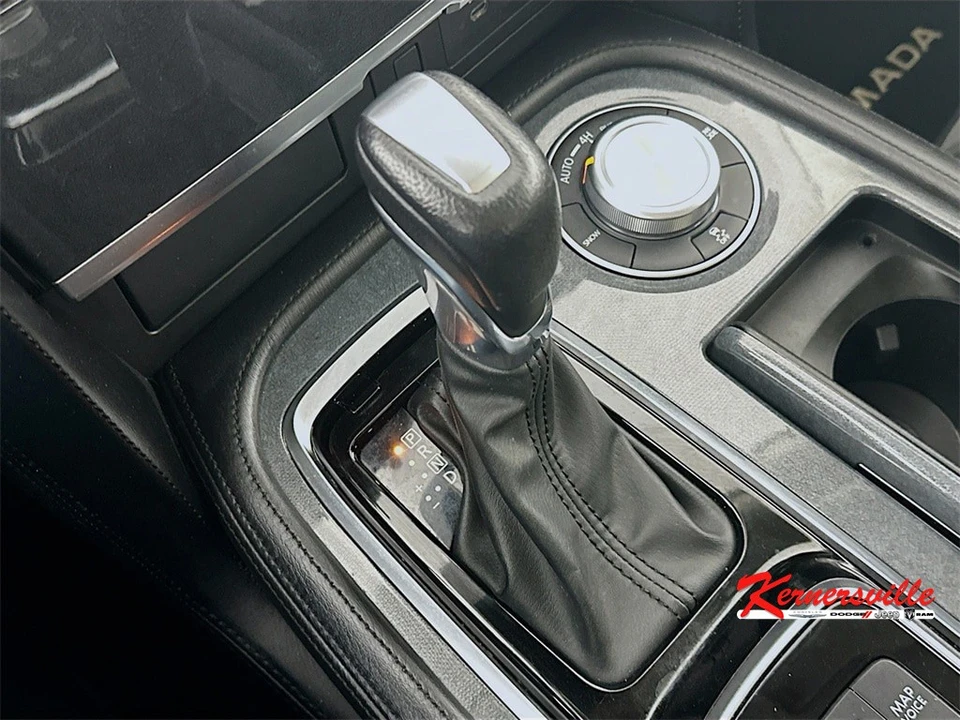 2023 Nissan Armada - Image 16 of 21