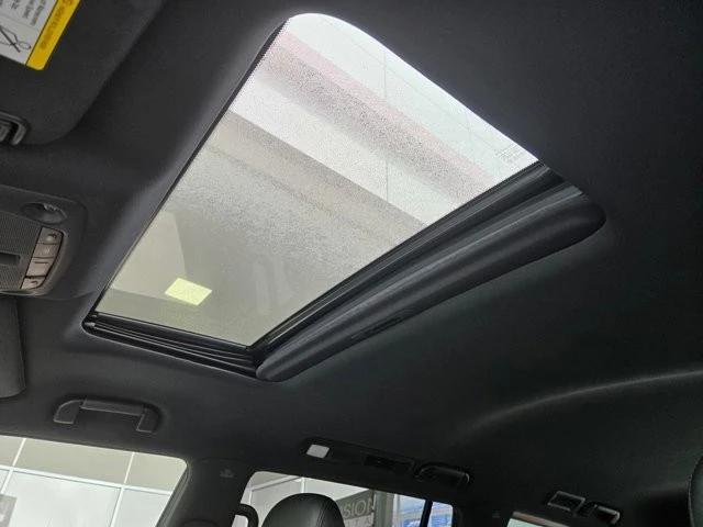 2023 Nissan Armada - Image 19 of 21