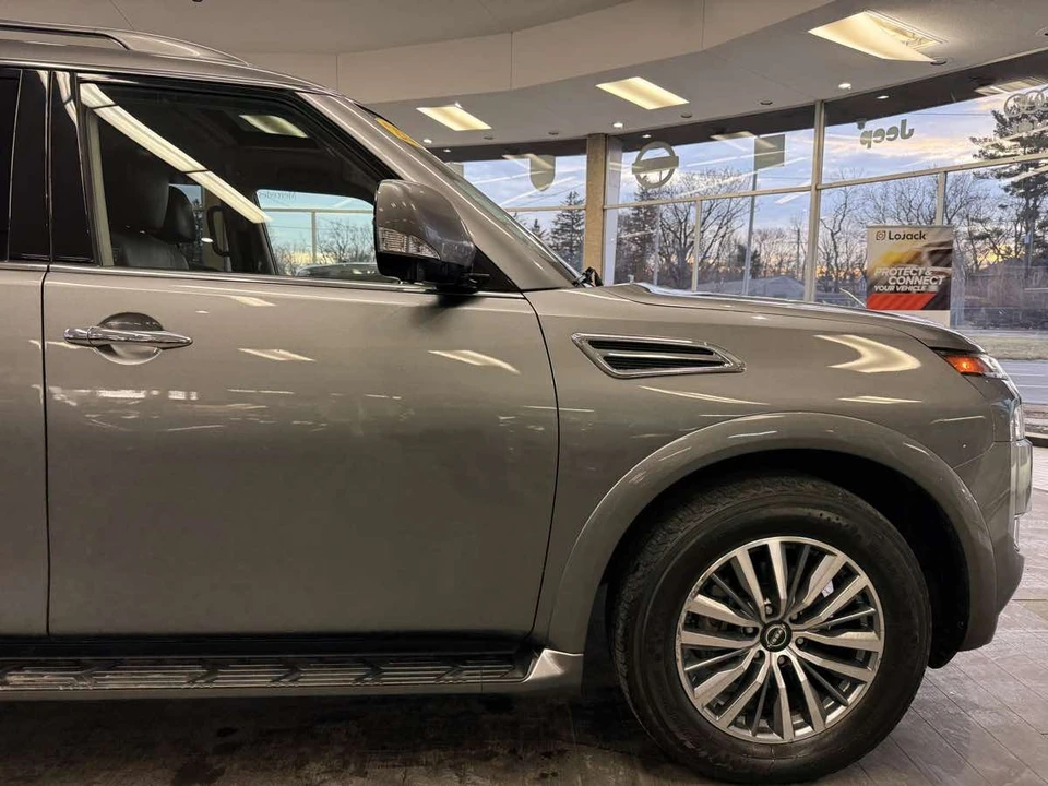 2023 Nissan Armada - Image 7 of 31