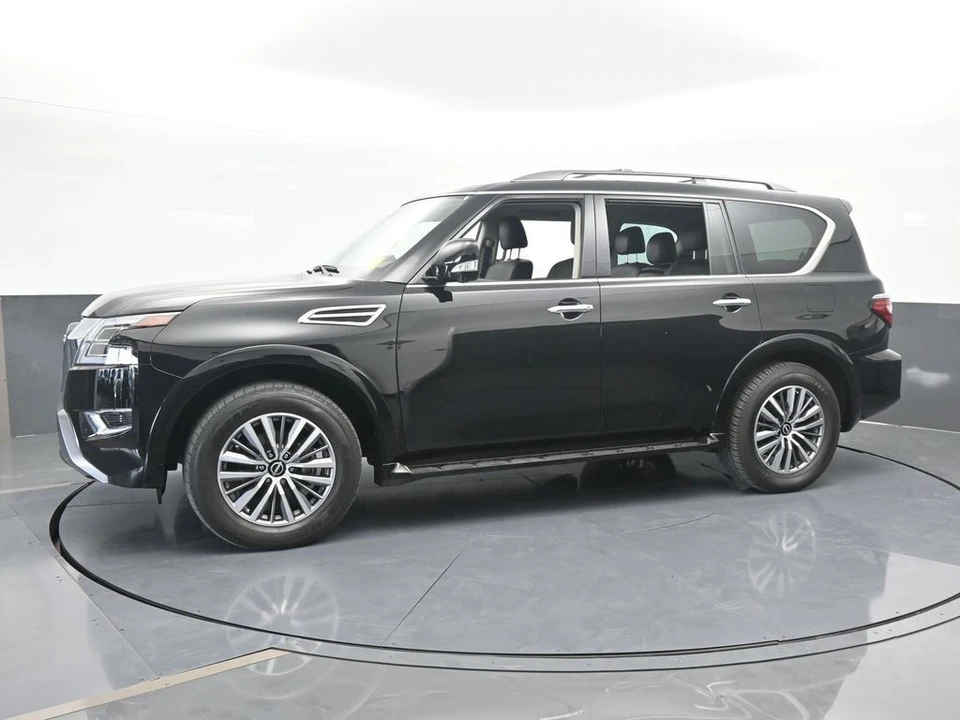2023 Nissan Armada - Image 2 of 12