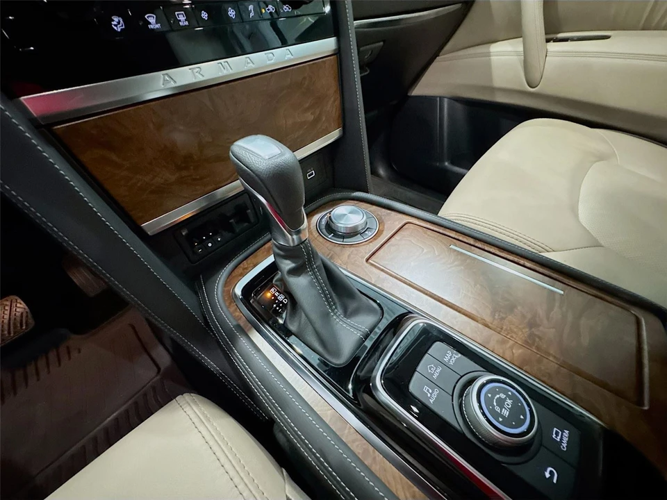 2023 Nissan Armada - Image 15 of 21