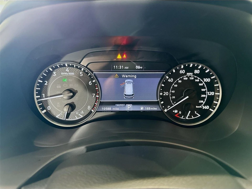 2023 Nissan Armada - Image 4 of 21