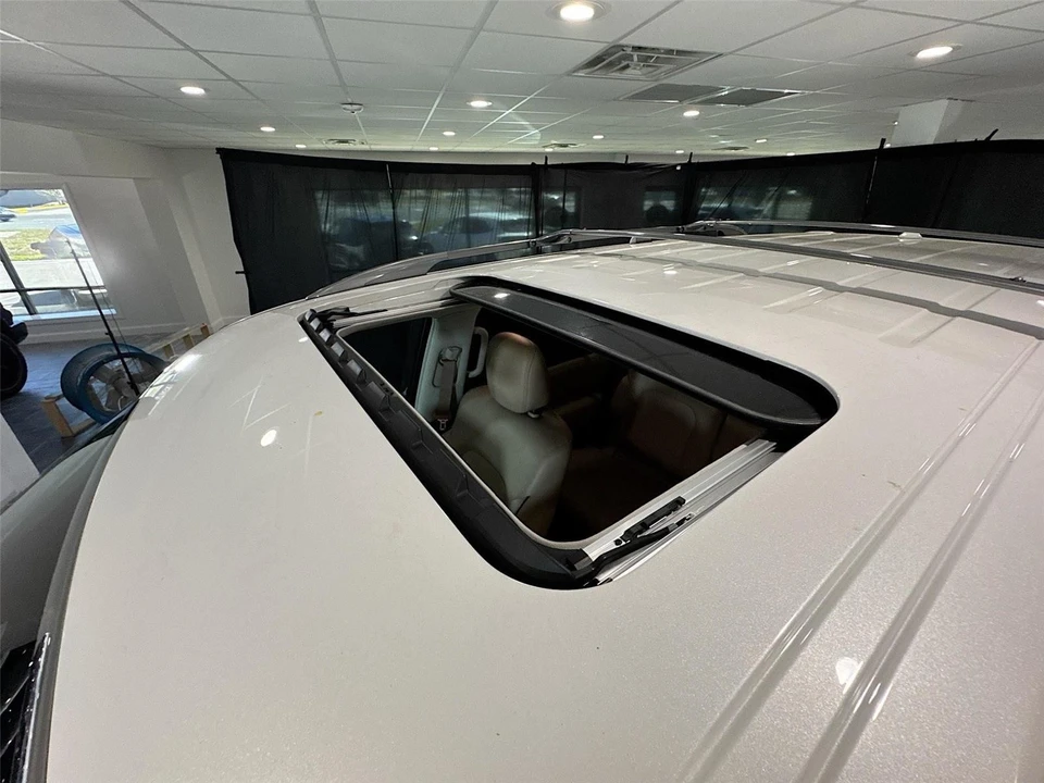 2023 Nissan Armada - Image 16 of 21