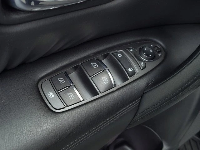 2023 Nissan Armada - Image 10 of 12