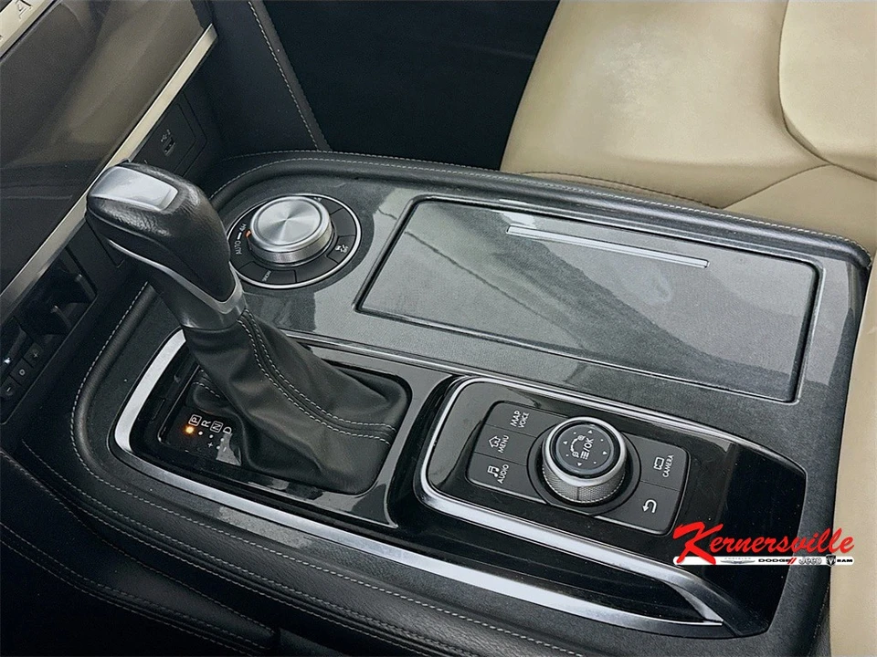2023 Nissan Armada - Image 16 of 21