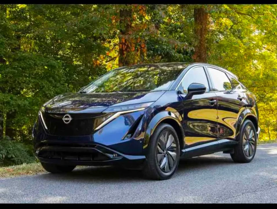 2023 Nissan - Image 2 of 3