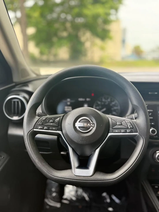 2023 Nissan Kicks - Image 4 of 10