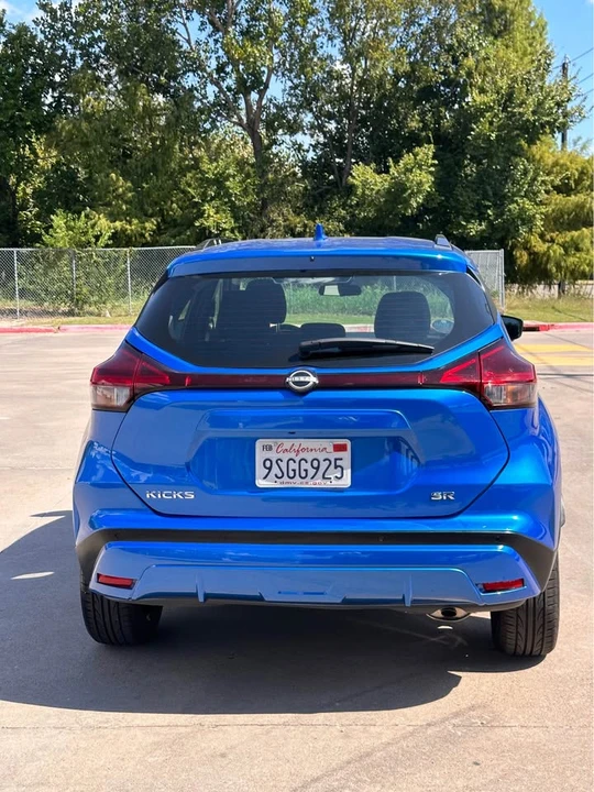 2023 Nissan Kicks - Image 3 of 8