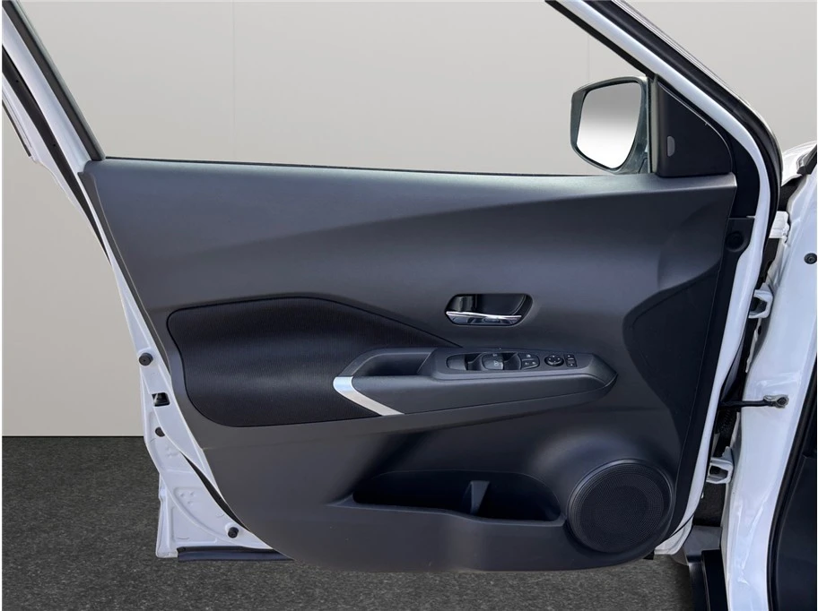 2023 Nissan Kicks - Image 19 of 21