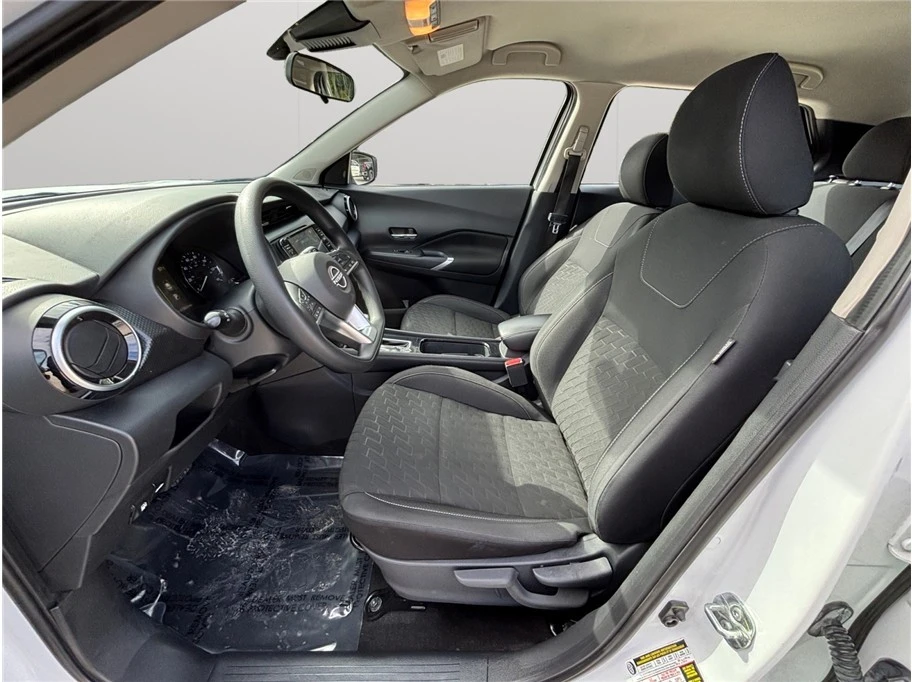 2023 Nissan Kicks - Image 2 of 21