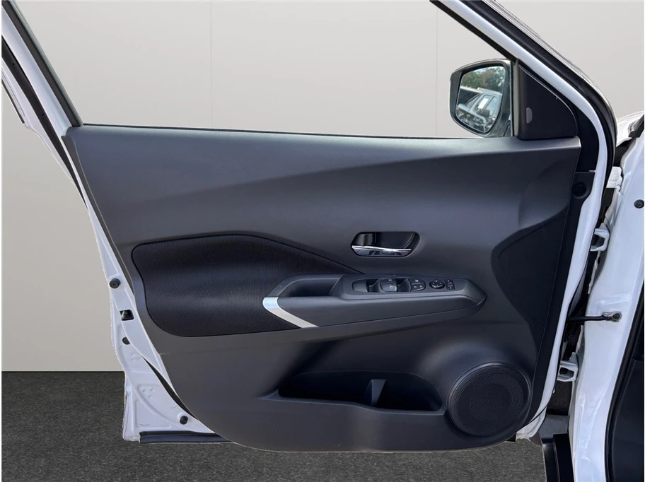 2023 Nissan Kicks - Image 19 of 21