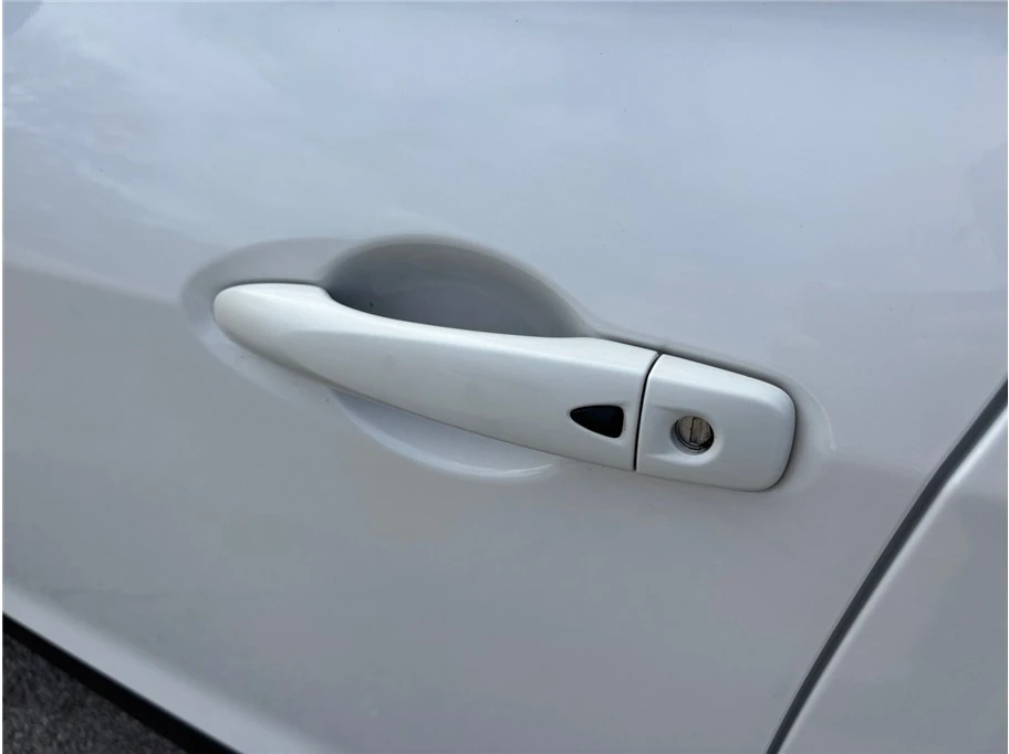 2023 Nissan Kicks - Image 16 of 21
