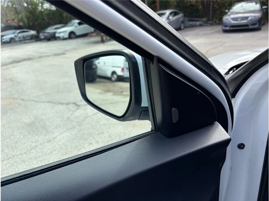 2023 Nissan Kicks - Image 17 of 21