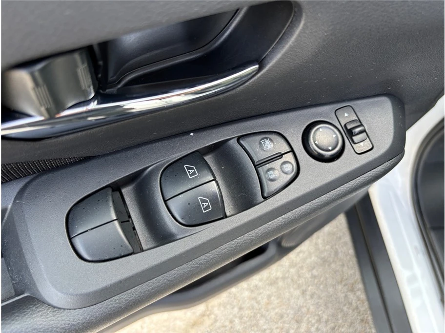 2023 Nissan Kicks - Image 20 of 21