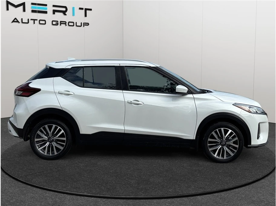 2023 Nissan Kicks - Image 10 of 21