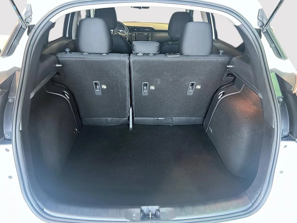 2023 Nissan Kicks - Image 14 of 17