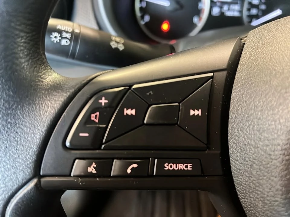 2023 Nissan Kicks - Image 12 of 17