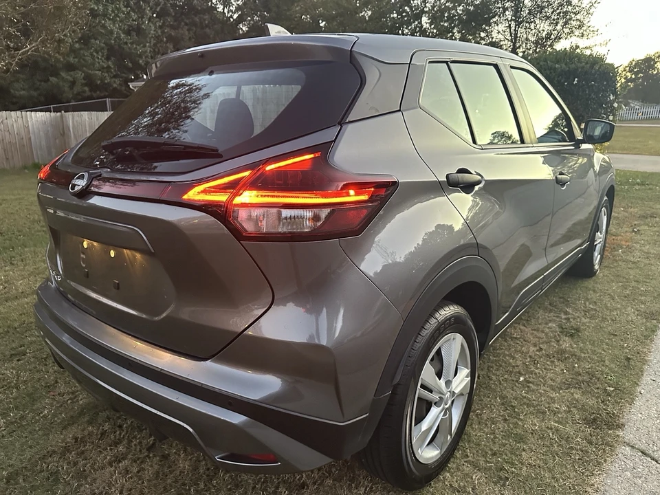 2023 Nissan Kicks - Image 9 of 19