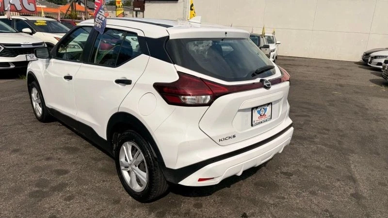 2023 Nissan Kicks - Image 5 of 12