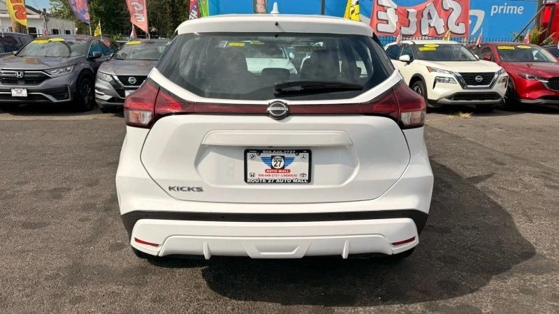 2023 Nissan Kicks - Image 6 of 12