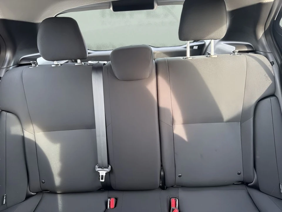 2023 Nissan Kicks - Image 10 of 21