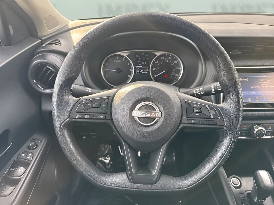 2023 Nissan Kicks - Image 12 of 21