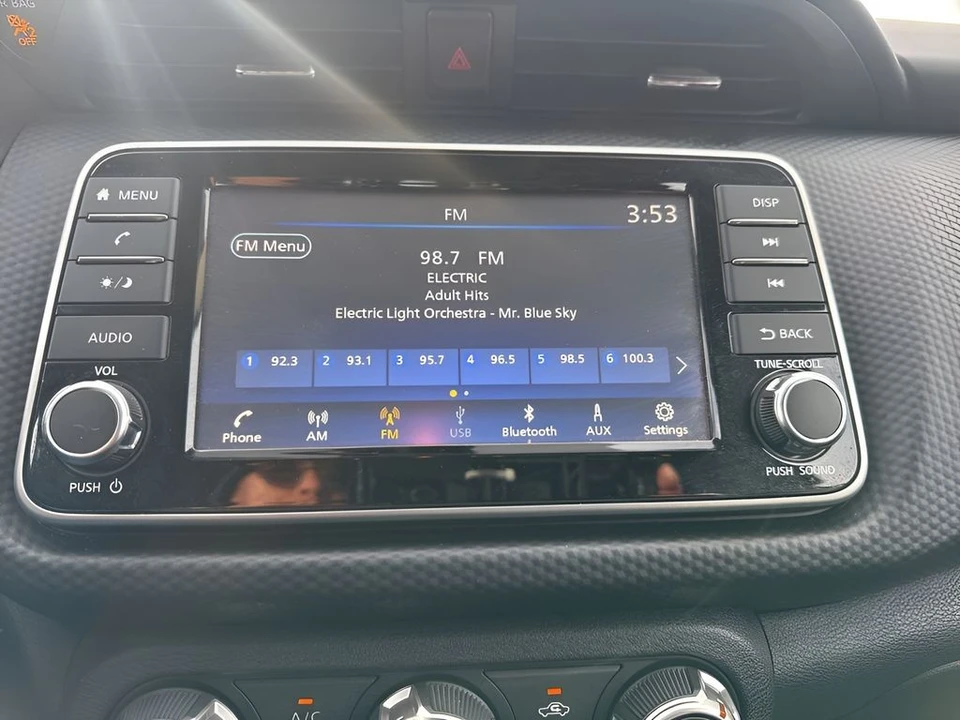 2023 Nissan Kicks - Image 16 of 21