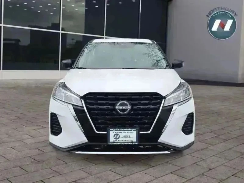 2023 Nissan Kicks - Image 8 of 12