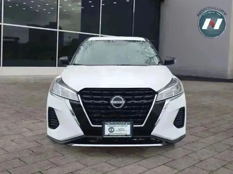 2023 Nissan Kicks - Image 8 of 12