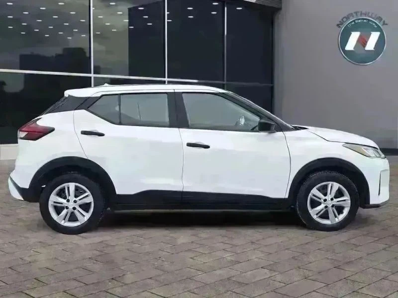 2023 Nissan Kicks - Image 6 of 12