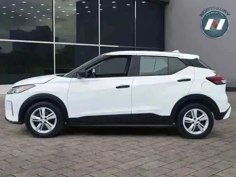 2023 Nissan Kicks - Image 2 of 12