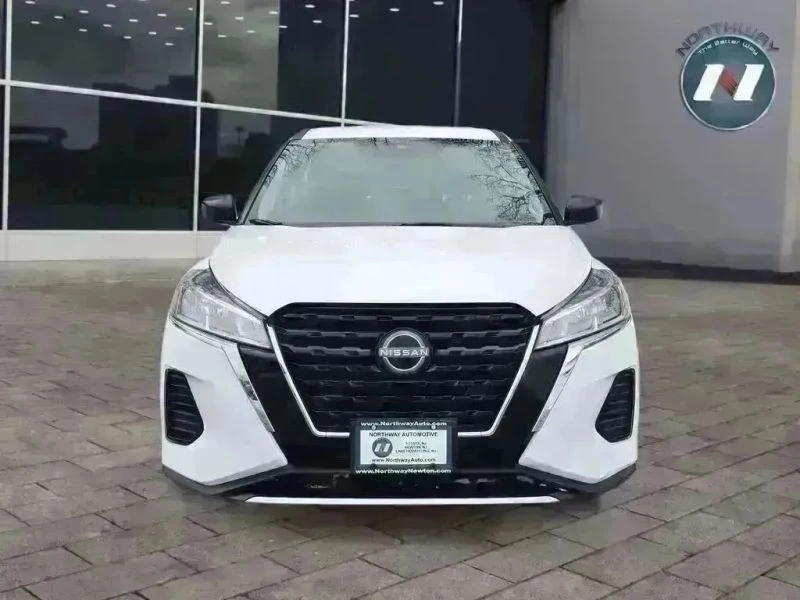 2023 Nissan Kicks - Image 8 of 12