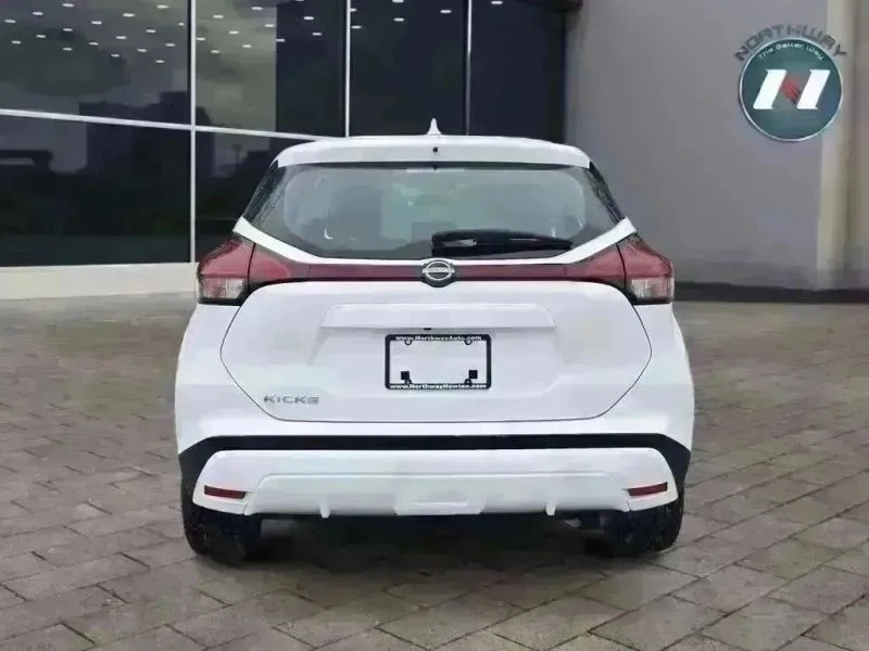 2023 Nissan Kicks - Image 4 of 12