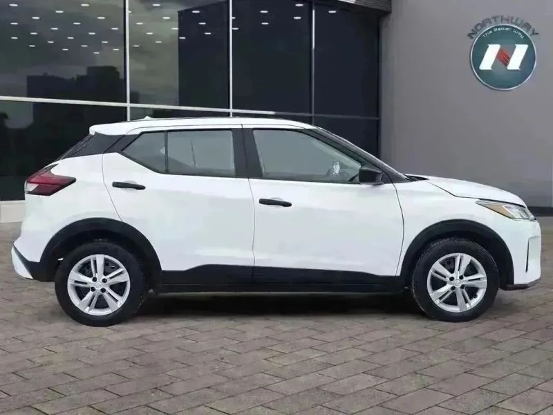 2023 Nissan Kicks - Image 6 of 12